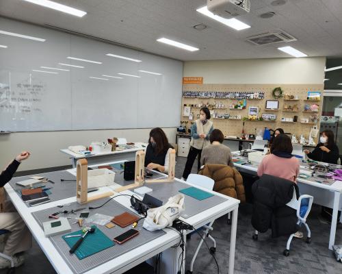 나에게 주는 선물, 가죽 소품과 가방 만들기 이미지